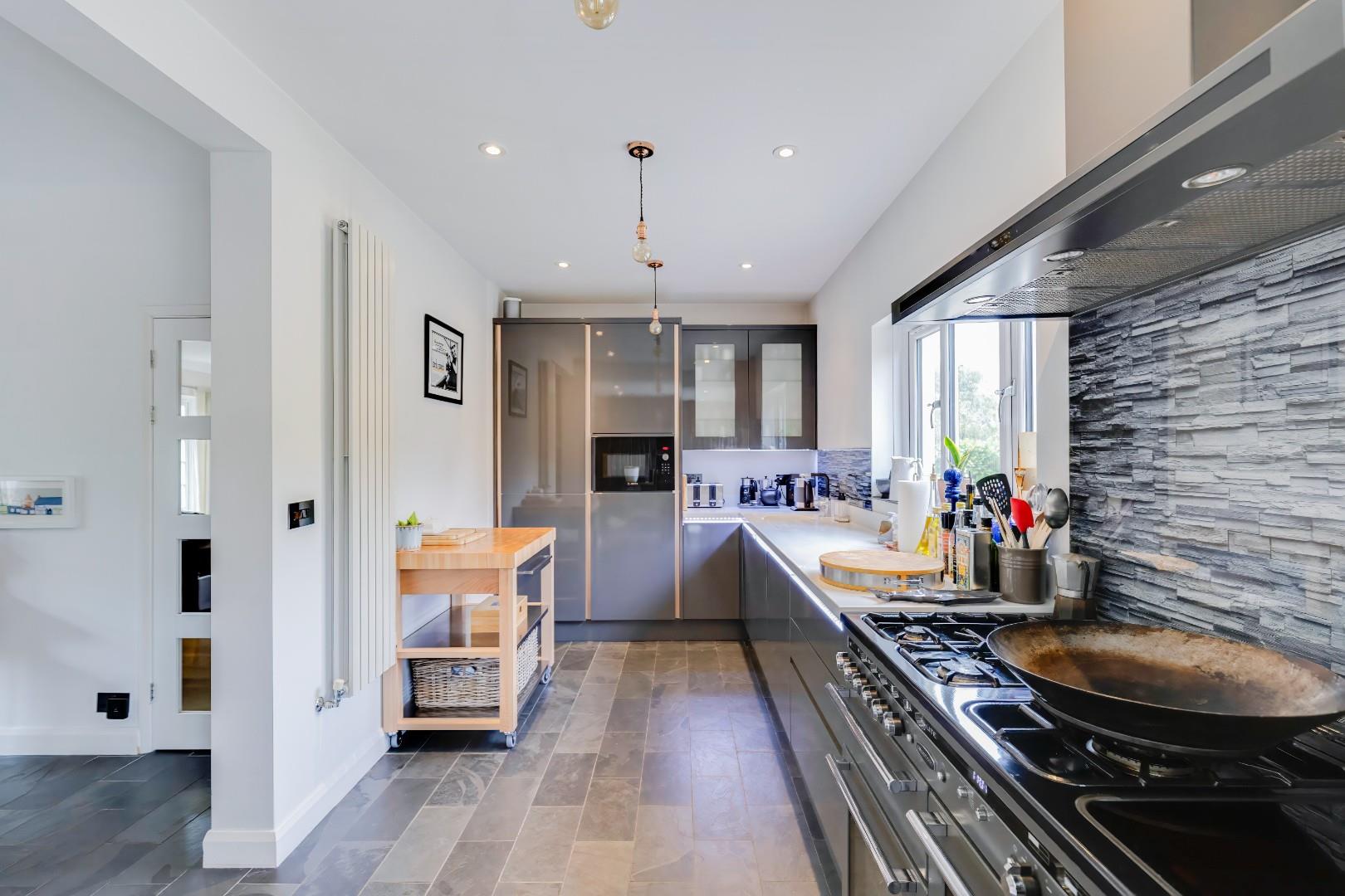 Bracklinn, St. Quentins Close, Llanblethian, Cowbridge, Vale of Glamorgan, CF71 7EZ